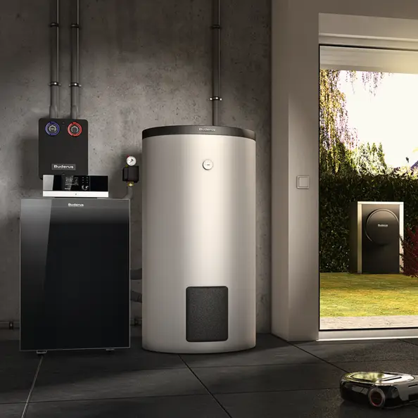 Logano plus KBH195i , die Hybridlösung für die Modernisierung © Bosch Thermotechnik GmbH, Buderus © Bosch Thermotechnik GmbH, Buderus